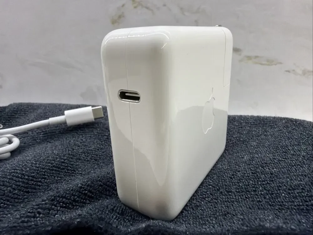 Apple 61W USB-C Original Adapter Charger for Apple MacBook Pro MacBook Air EUC
